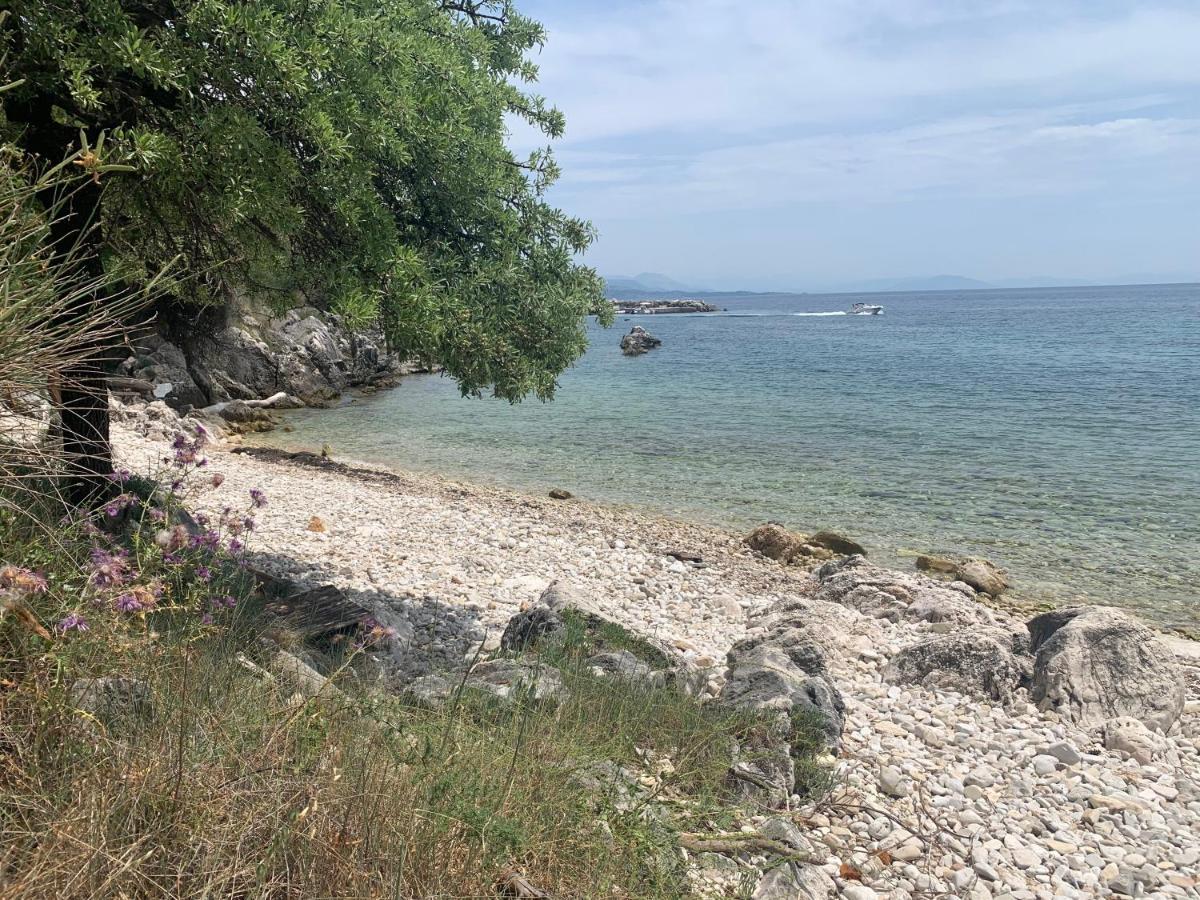 Villa Serena Nisaki  Eksteriør billede